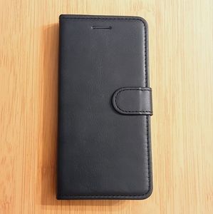 NEW iPhone 13pro (6.1 inches) Wallet/Case
